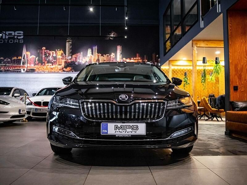 Käytetty Skoda Superb 156 HP (114 kW) 2020 Musta Farmari