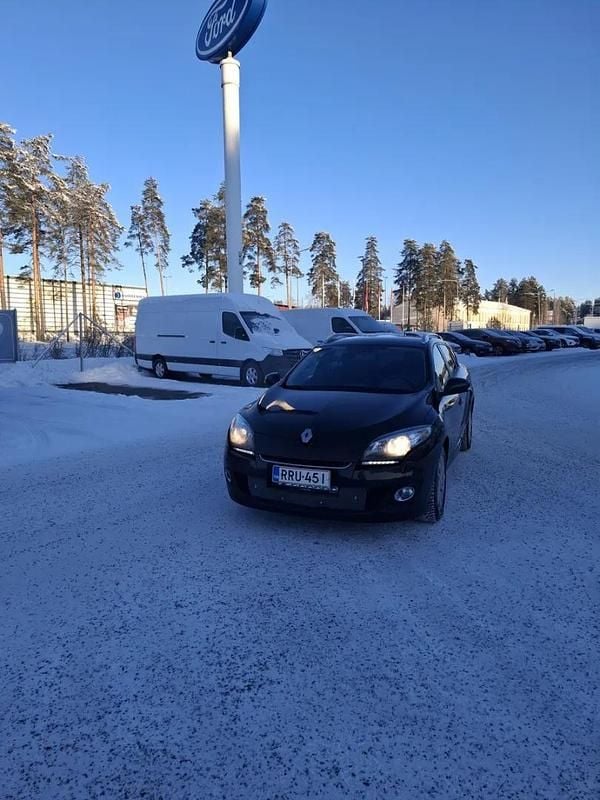 Käytetty Renault Mégane GrandTour 116 HP (85 kW) 2014 Metallinruskea Farmari