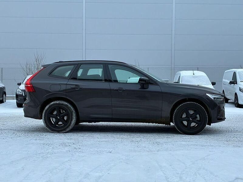 Käytetty Volvo XC60 Plus 350 HP (257 kW) 2023 Katumaasturi