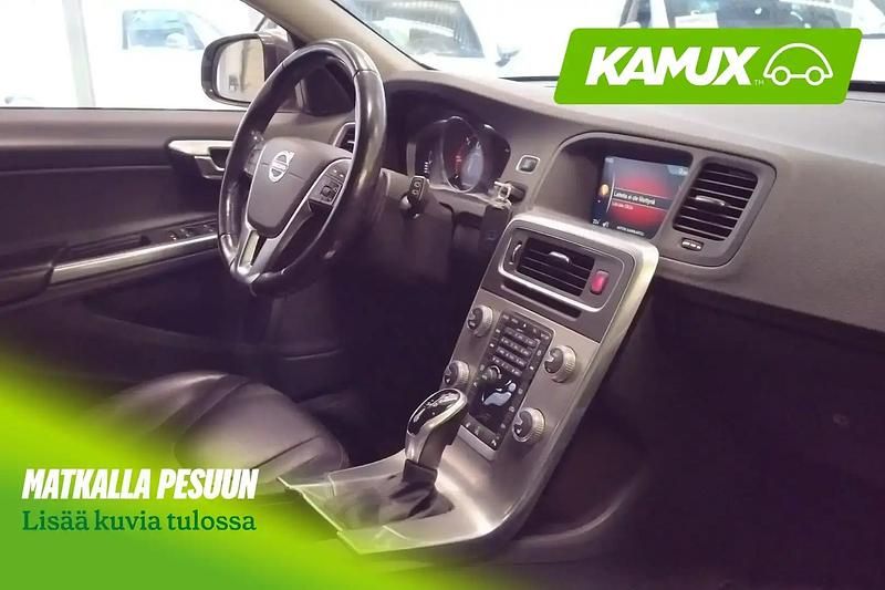 Käytetty Volvo V60 CC Business Edition 150 HP (110 kW) 2017 Hopea / harmaa Farmari
