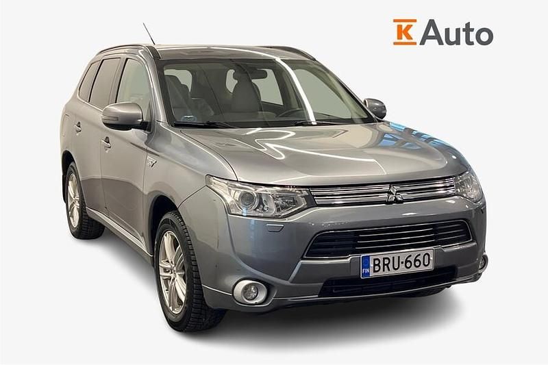 Käytetty 2015 Mitsubishi Outlander P-HEV Instyle Farmari | 8 500 € (Supertarjous) - Kuva 1/3