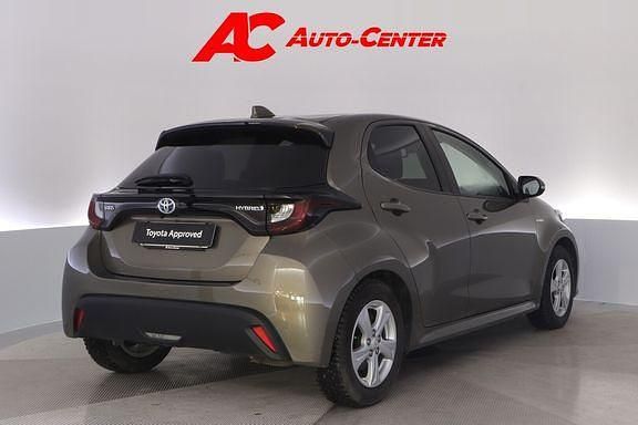 Käytetty Toyota Yaris Active 114 HP (83 kW) 2021 6x1 oxide bronze Viistoperä