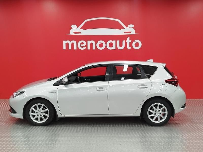 Käytetty Toyota Auris Hybrid Active 99 HP (72 kW) 2017 Viistoperä