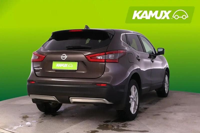 Käytetty Nissan Qashqai N-Connecta 116 HP (85 kW) 2018 Katumaasturi