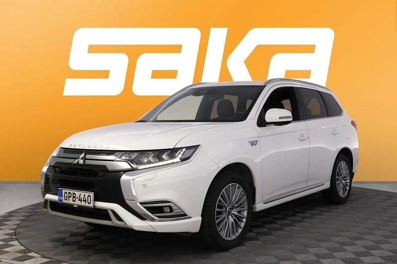 Käytetty Mitsubishi Outlander P-HEV Instyle 224 HP (164 kW) 2019 Katumaasturi