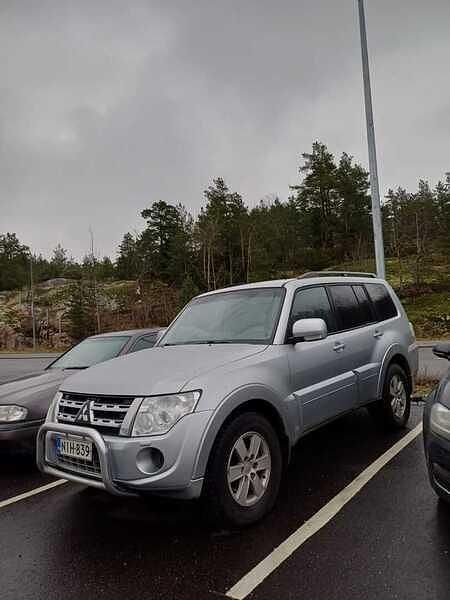 Käytetty 2012 Mitsubishi Pajero Invite Katumaasturi | 19 990 € - Kuva 1/3