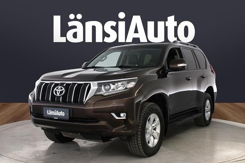 Ruskea Käytetty 2019 Toyota Land Cruiser Luxury Katumaasturi | 62 480 € (Hyvä tarjous) - Kuva 1/1