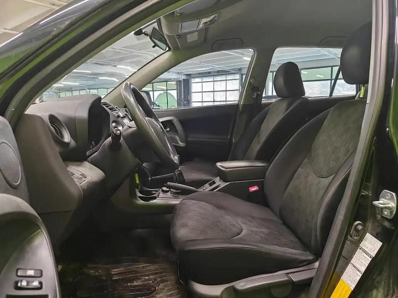 Käytetty Toyota RAV4 150 HP (110 kW) 2012 Musta Katumaasturi