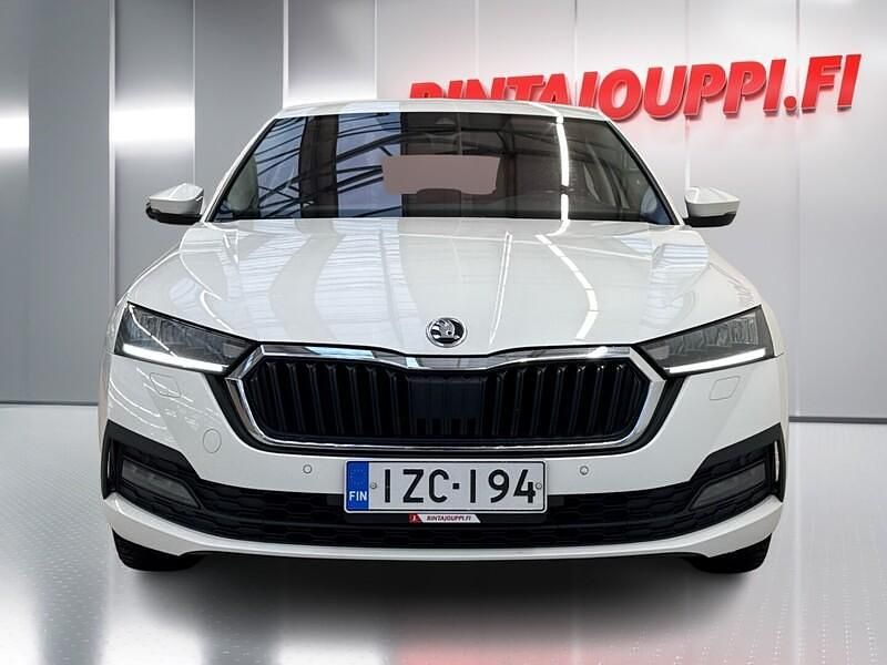 Käytetty Skoda Octavia Ambition 150 HP (110 kW) 2021 Sedan