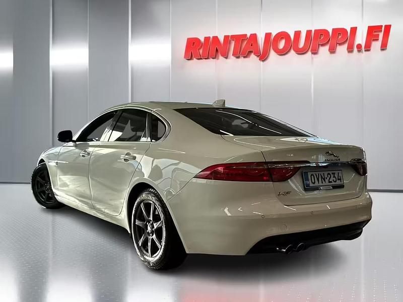 Käytetty Jaguar XF Prestige 180 HP (132 kW) 2016 Sedan