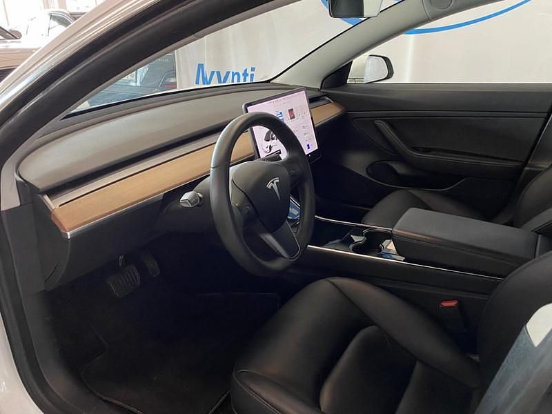 Käytetty Tesla Model 3 Standard Range 239 kW (325 HP) 2020 Sedan