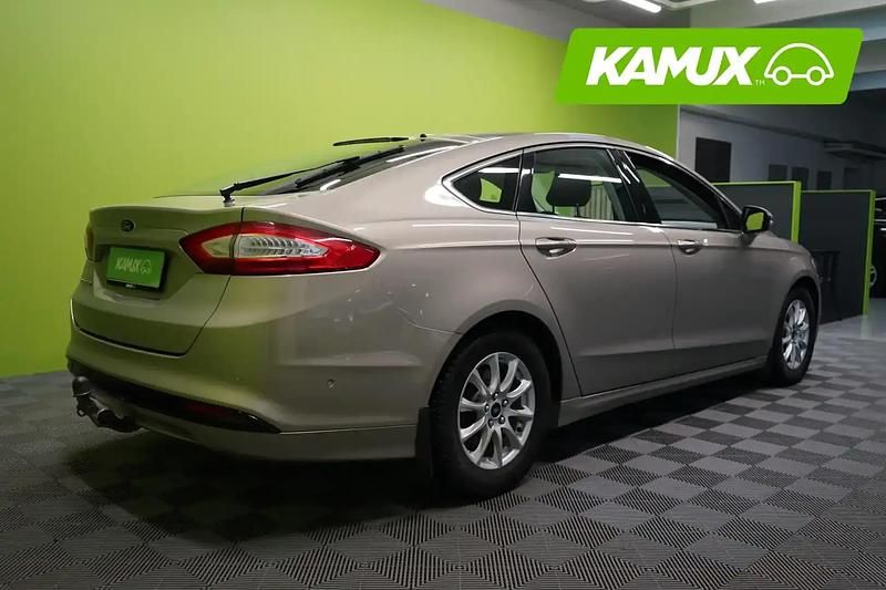 Käytetty Ford Mondeo Titanium 160 HP (117 kW) 2016 Hopea / harmaa Sedan