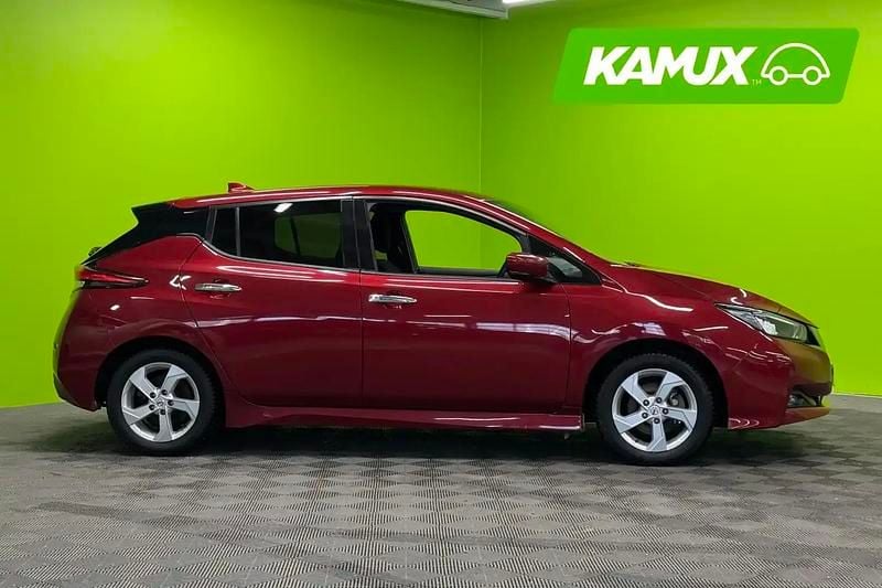 Käytetty Nissan Leaf 360º 110 kW (150 HP) 2022 Punainen Viistoperä