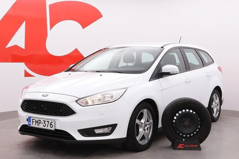 Valkoinen Käytetty 2017 Ford Focus Trend Farmari | 11 990 € (Perustarjous) - Kuva 1/4