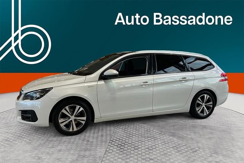 Käytetty Peugeot 308 SW Style 131 HP (96 kW) 2020 Farmari