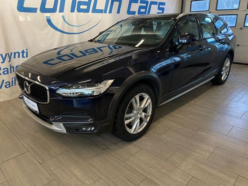 Met. sininen Käytetty 2017 Volvo V90 CC Farmari | 27 890 € (Hyvä tarjous) - Kuva 1/4