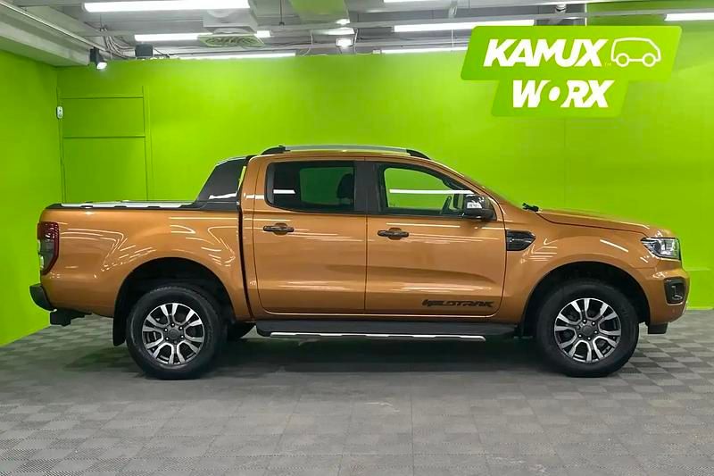 Käytetty Ford Ranger Wildtrack 212 HP (155 kW) 2022 Oranssi Nouto