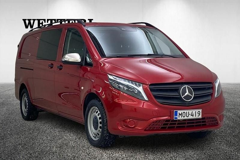 Käytetty Mercedes Vito 163 HP (119 kW) 2023 Punainen Van
