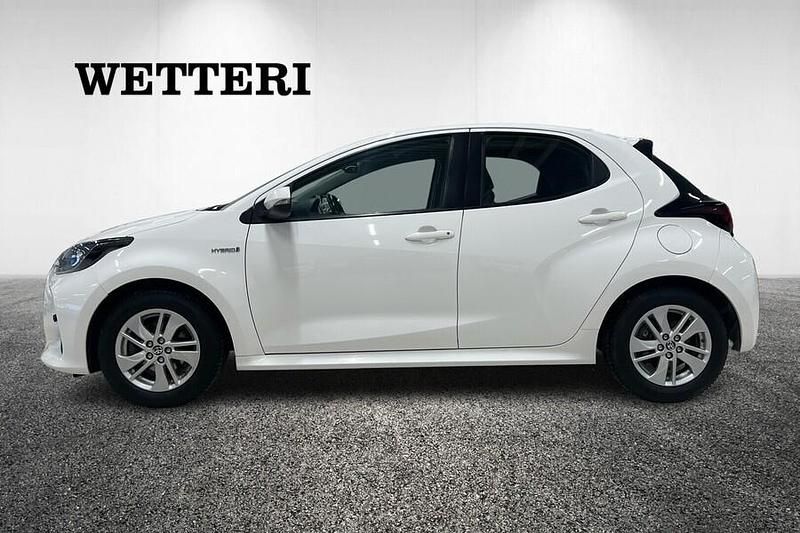 Käytetty Toyota Yaris Hybrid Active 116 HP (85 kW) 2021 Viistoperä