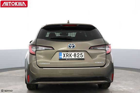 Käytetty Toyota Corolla Edition 121 HP (88 kW) 2022 Ruskea (beige) Farmari