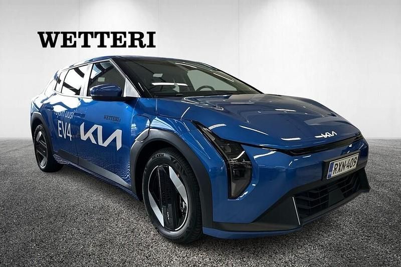 Uusi Kia EV4 Premium 150 kW (204 HP) 2025 Sininen Viistoperä