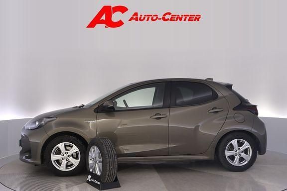 Käytetty Toyota Yaris Active 114 HP (83 kW) 2021 6x1 oxide bronze Viistoperä