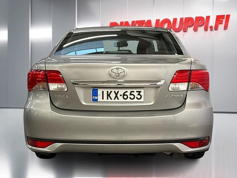 Käytetty Toyota Avensis Multidrive S 147 HP (108 kW) 2012 Harmaa Sedan