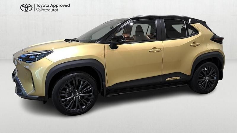 Käytetty Toyota Yaris Cross 116 HP (85 kW) 2022 Keltainen Katumaasturi