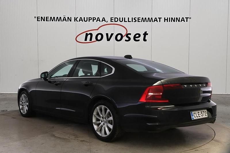 Käytetty Volvo S90 Business Edition 150 HP (110 kW) 2018 Musta Sedan