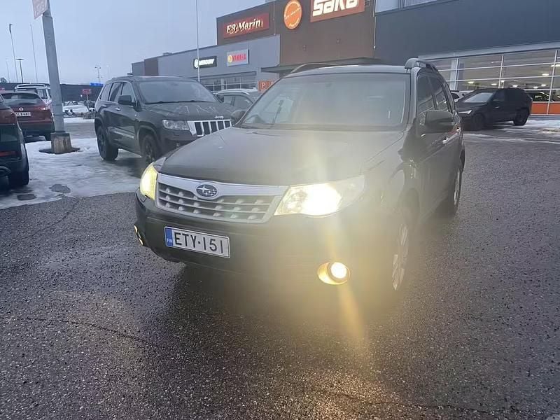 Käytetty Subaru Forester 150 HP (110 kW) 2012 Katumaasturi