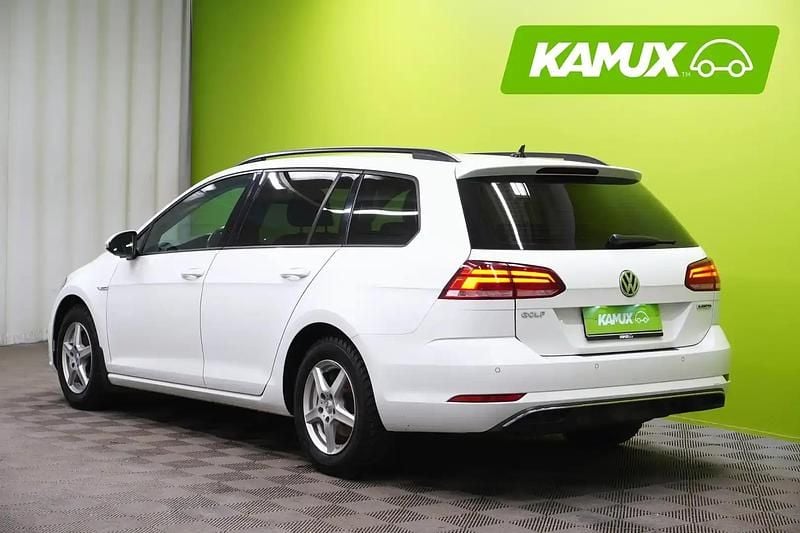 Käytetty VW Golf VIII Comfortline 131 HP (96 kW) 2020 Valkoinen Farmari