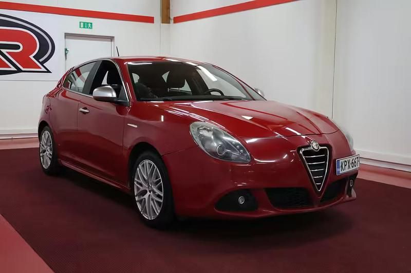 Käytetty Alfa Romeo Giulietta Business 120 HP (88 kW) 2012 Viistoperä