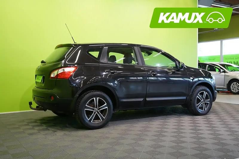 Käytetty Nissan Qashqai Acenta 117 HP (86 kW) 2013 Musta Katumaasturi