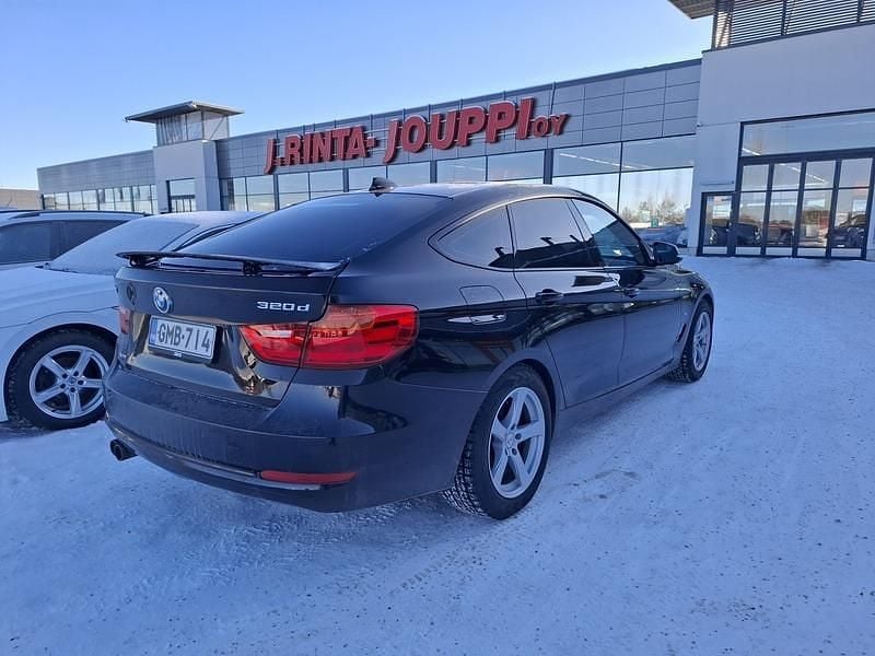 Käytetty BMW 320 Gran Turismo Sport Line 190 HP (139 kW) 2016 Musta Sedan