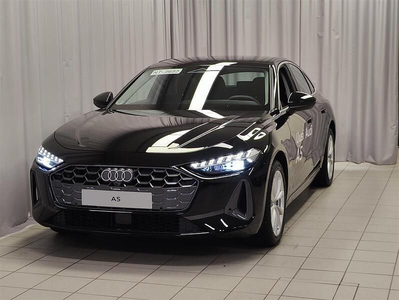 Uusi Audi A5 150 HP (110 kW) 2025 Musta Sedan