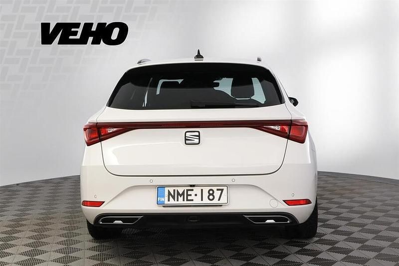 Käytetty Seat Leon FR 204 HP (150 kW) 2021 Valkoinen Farmari
