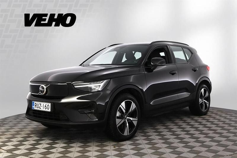 Musta Käytetty 2023 Volvo XC40 Plus Katumaasturi | 34 800 € (Perustarjous) - Kuva 1/4