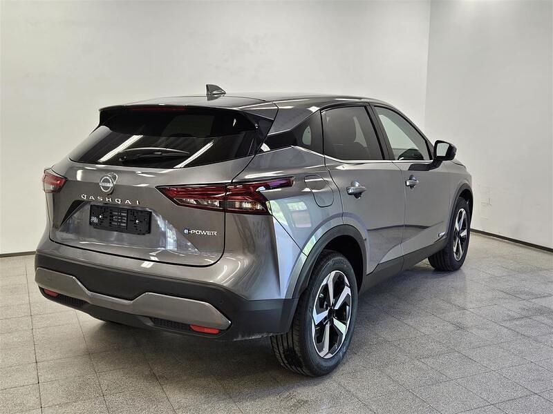 Käytetty Nissan Qashqai N-Connecta 190 HP (139 kW) 2024 Katumaasturi