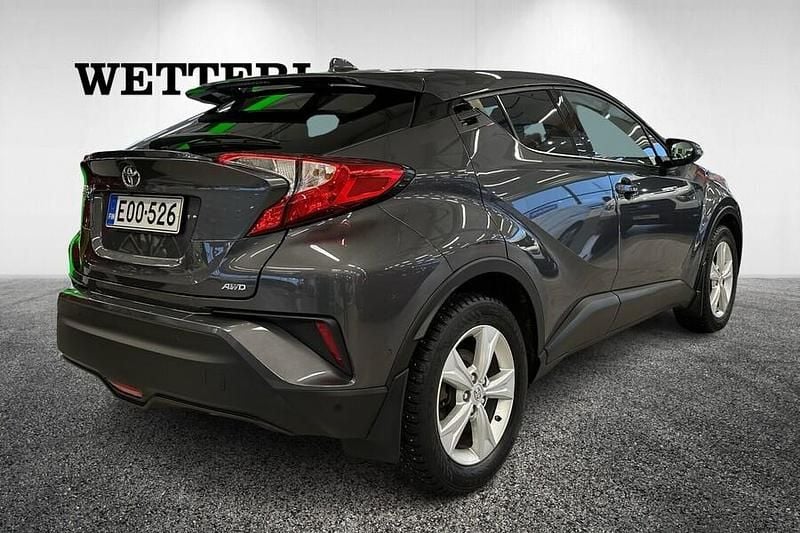 Käytetty Toyota C-HR Multidrive S 116 HP (85 kW) 2017 Harmaa Katumaasturi
