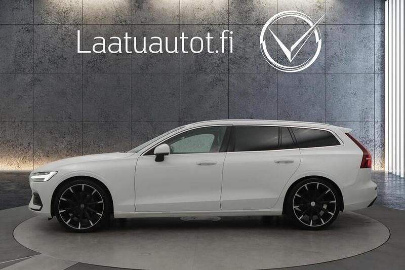 Käytetty Volvo V60 Momentum 150 HP (110 kW) 2019 Farmari