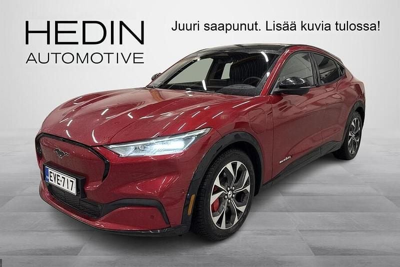 Punainen Käytetty 2024 Ford Mustang Mach-E Premium Katumaasturi | 44 790 € - Kuva 1/4