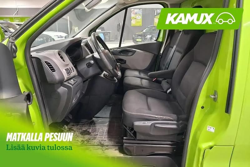 Käytetty Renault Trafic 145 HP (106 kW) 2017 Vihreä Tila-auto