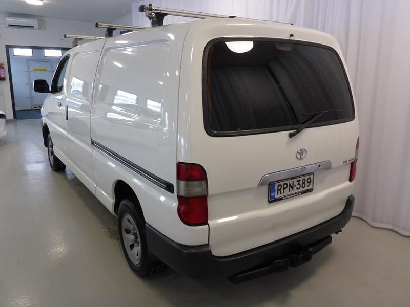 Käytetty Toyota HiAce 117 HP (86 kW) 2010 Valkoinen Van