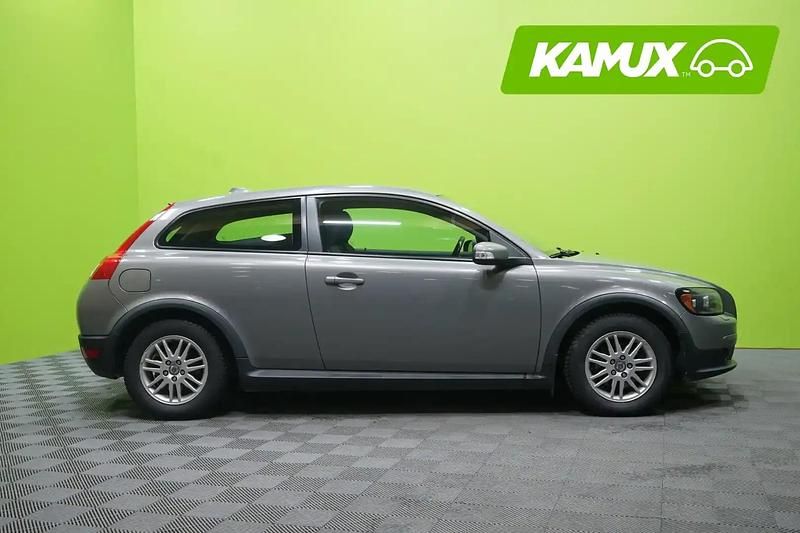 Käytetty Volvo C30 Momentum 125 HP (91 kW) 2008 Hopea / harmaa Viistoperä