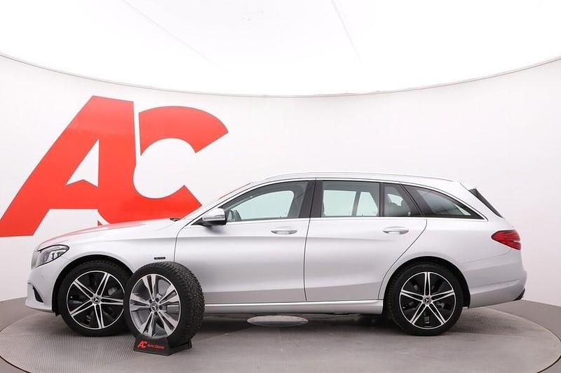 Käytetty Mercedes C300e Avantgarde Edition 211 HP (155 kW) 2020 Harmaa Farmari