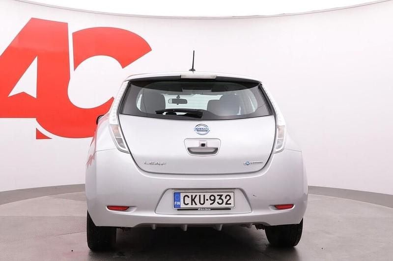 Käytetty Nissan Leaf Acenta 80 kW (109 HP) 2014 Hopea Viistoperä