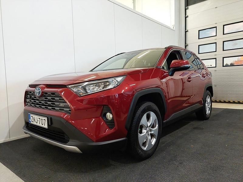 3t3 tokyo red Käytetty 2022 Toyota RAV4 Hybrid Active Katumaasturi | 33 900 € (Perustarjous) - Kuva 1/4