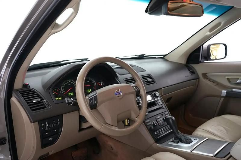Hopea / harmaa Käytetty 2007 Volvo XC90 Business Edition Katumaasturi | 11 900 € (Kallis) - Kuva 1/4