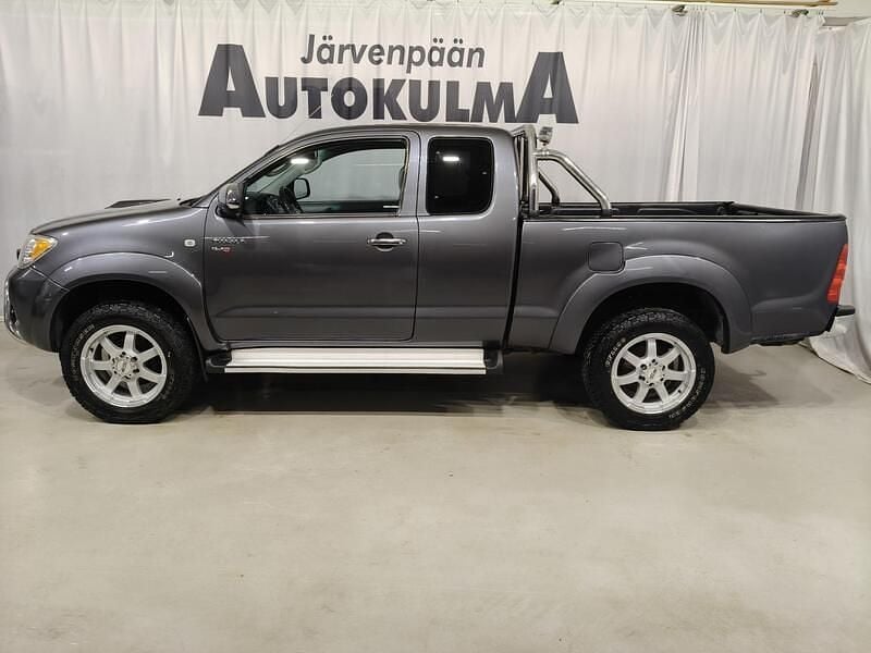 Käytetty Toyota HiLux 120 HP (88 kW) 2008 Harmaa Nouto