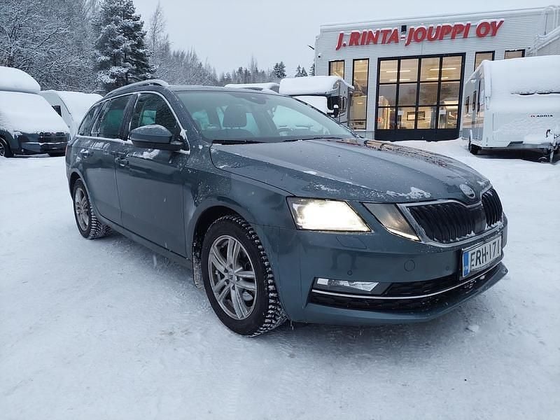 Käytetty Skoda Octavia Business Line 150 HP (110 kW) 2019 Harmaa Farmari